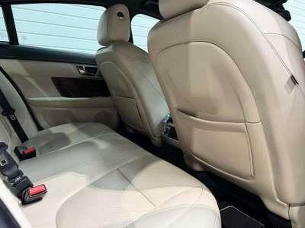 Jaguar XF 2.2D Luxury Red #11