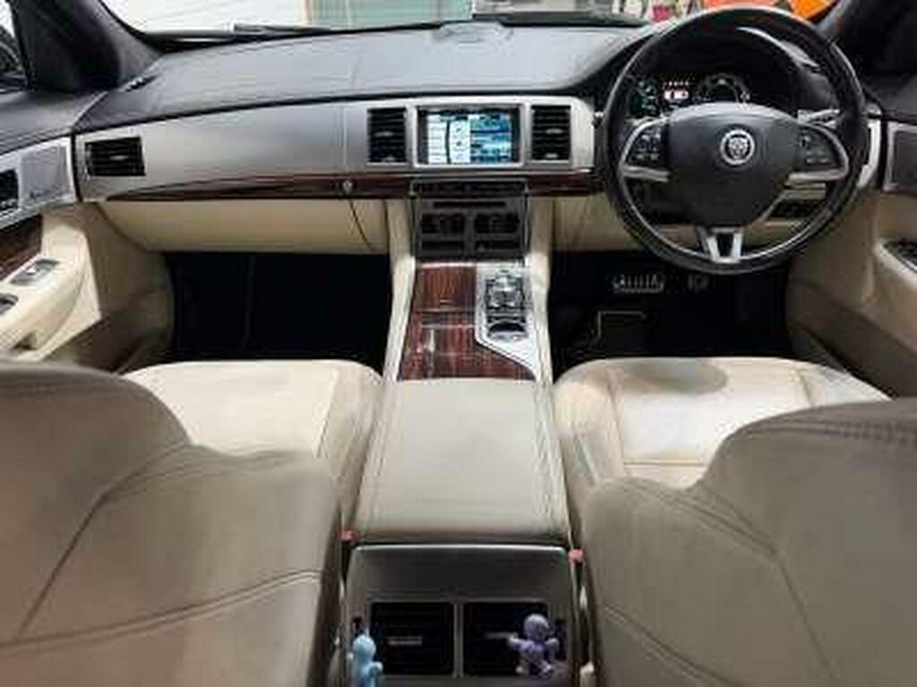 Jaguar XF 2.2D Luxury Red #12