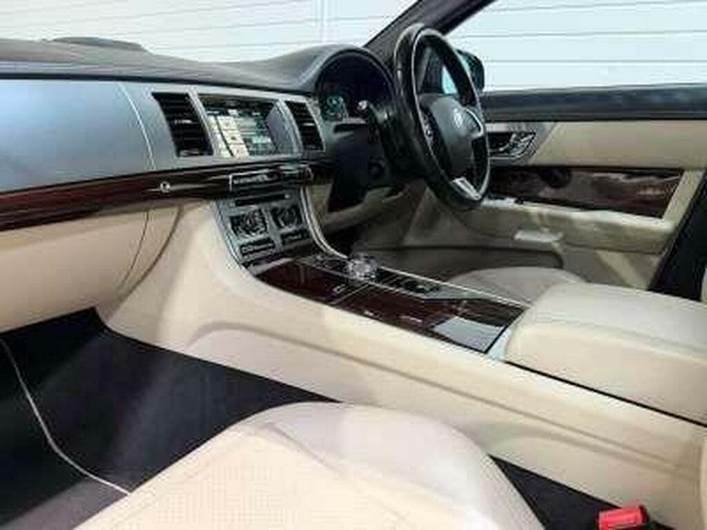 Jaguar XF 2.2D Luxury Red #8