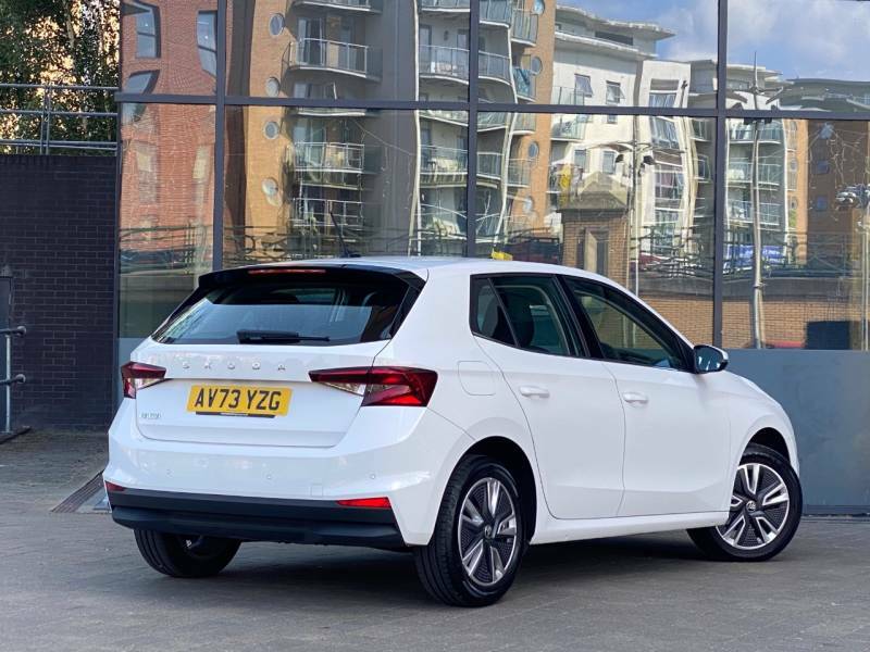 Skoda Fabia 1.0 Tsi 110 Se L - 2023 73 AV73YZG White #3