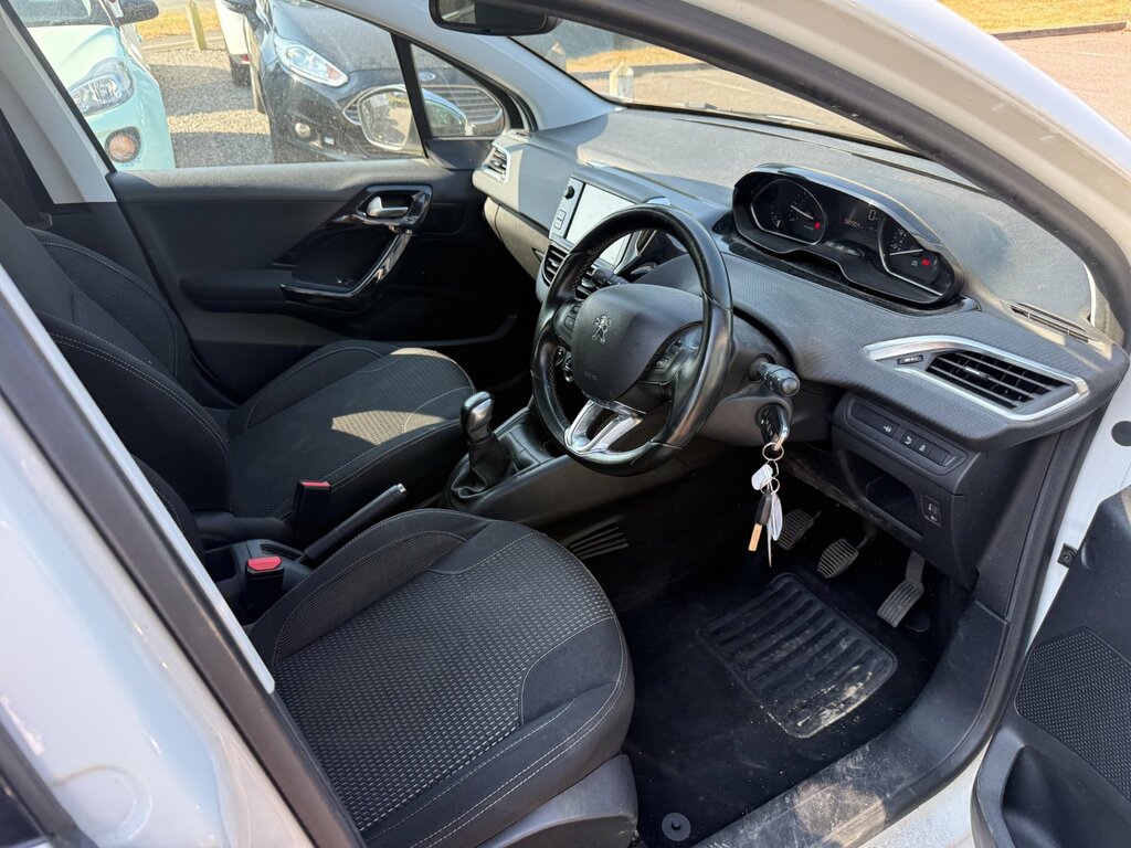 Peugeot 208 1.6 Bluehdi Allure Hatchback Eur White #6