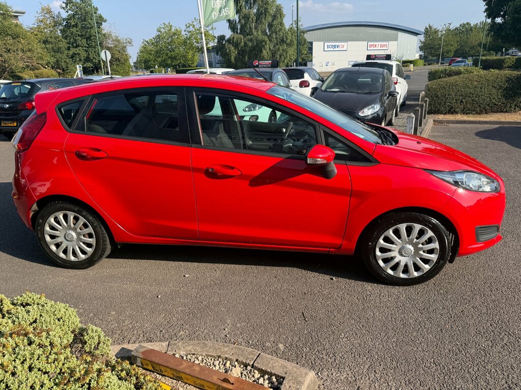 Ford Fiesta 1.25 Style Hatchback Euro 5 82 Red #4