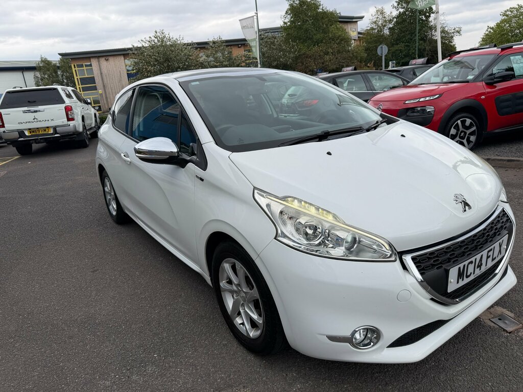 Peugeot 208 1.2 Vti Style Hatchback Euro 5 MC14FLX White #3
