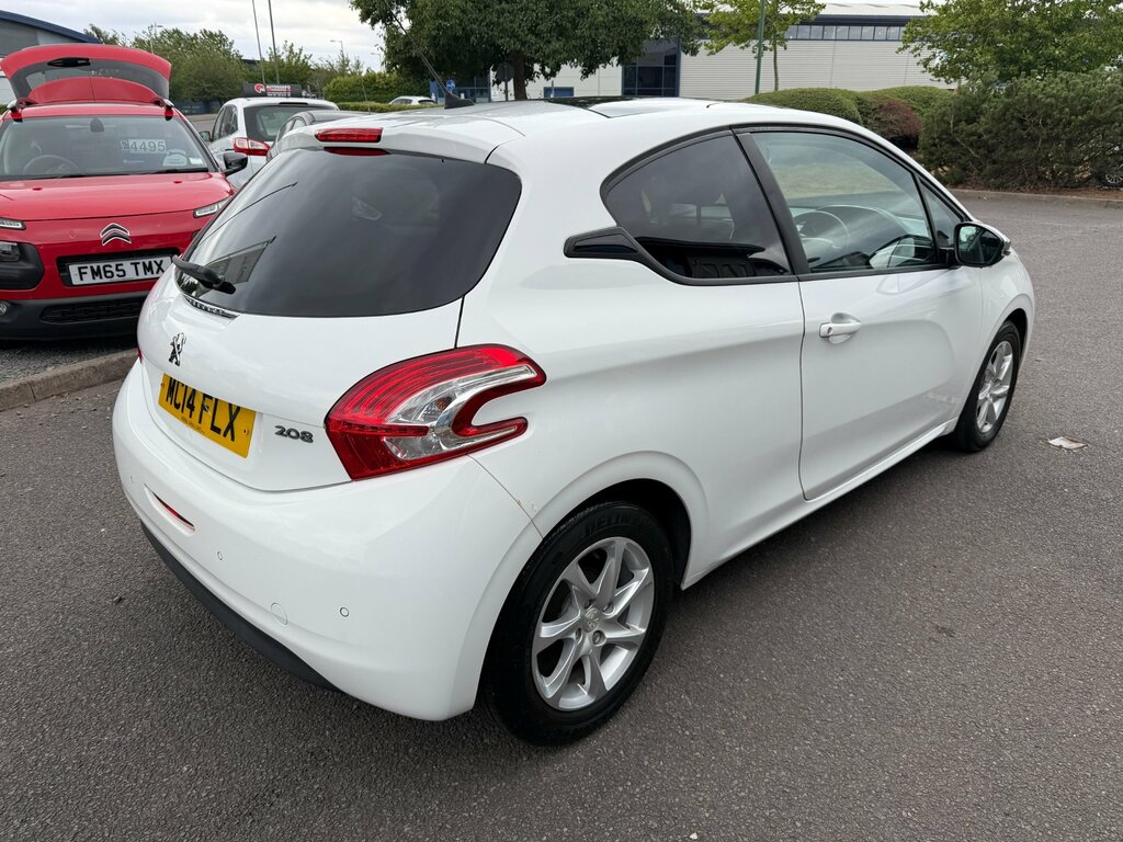 Peugeot 208 1.2 Vti Style Hatchback Euro 5 MC14FLX White #5