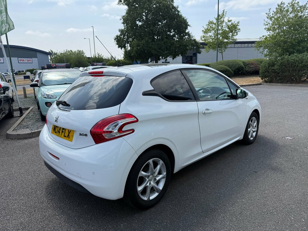 Peugeot 208 1.2 Vti Style Hatchback Euro 5 White #3