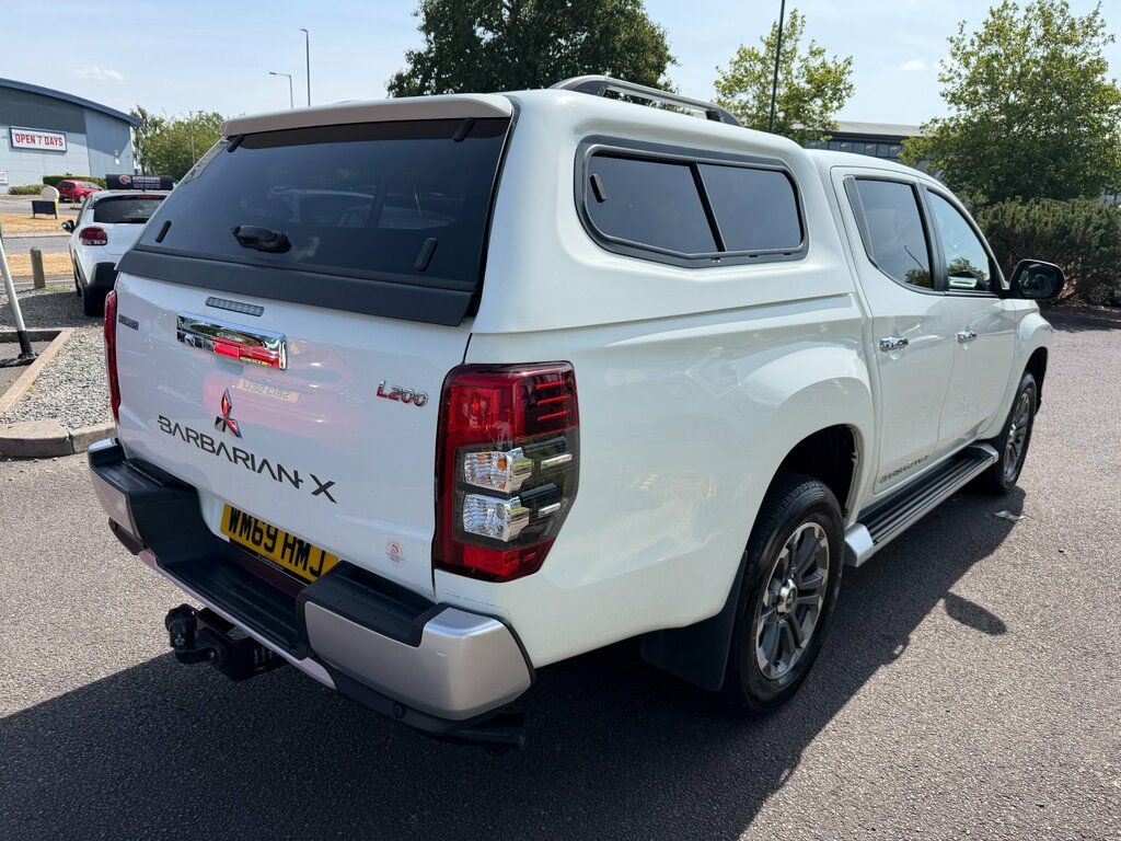 Mitsubishi L200 2.2 Di-d Dc Barbarian X Pickup Double Cab Dies White #5