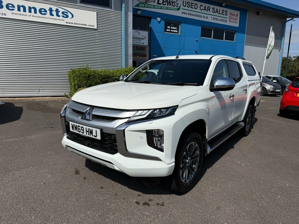 Mitsubishi L200 2.2 Di-d Dc Barbarian X Pickup Double Cab Dies White