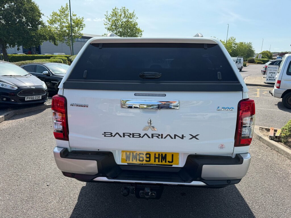Mitsubishi L200 2.2 Di-d Dc Barbarian X Pickup Double Cab Dies White #6