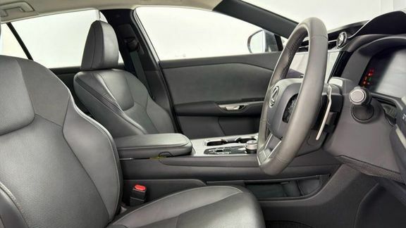 Lexus RZ Premium Plus Pack #5