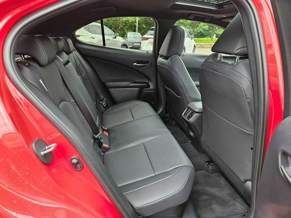 Lexus UX 250H 2.0 Premium Pack Black #18