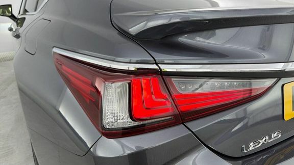Lexus ES 300H Takumi Green #21