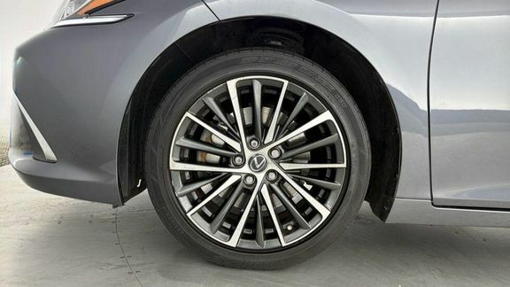 Lexus ES 300H Takumi Green #9