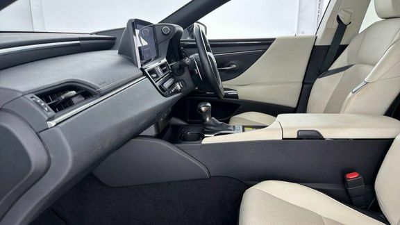 Lexus ES 300H Takumi Green #16