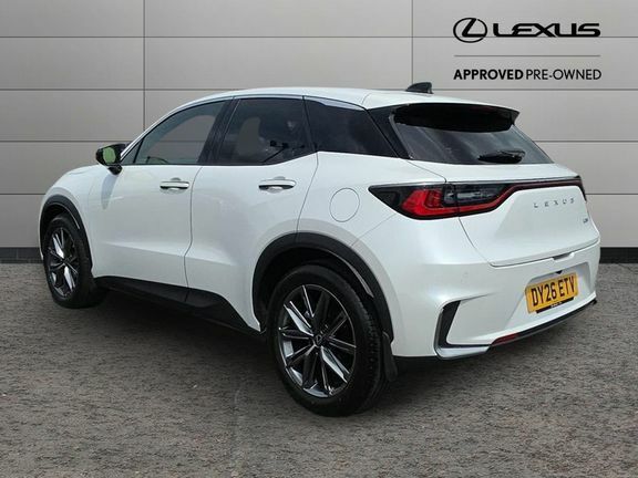 Lexus LBX Premium Plus Black Interior White #6