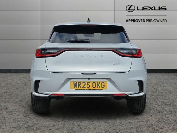 Lexus LBX Premium Silver #4