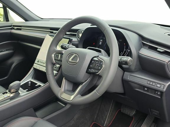 Lexus LBX 1.5 Takumi E-cvt White #10