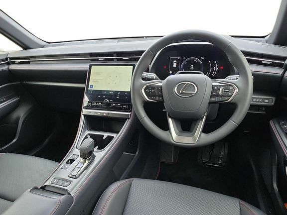 Lexus LBX 1.5 Takumi E-cvt White #11