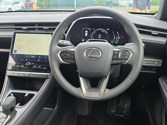 Lexus LBX 1.5 Takumi E-cvt White #12