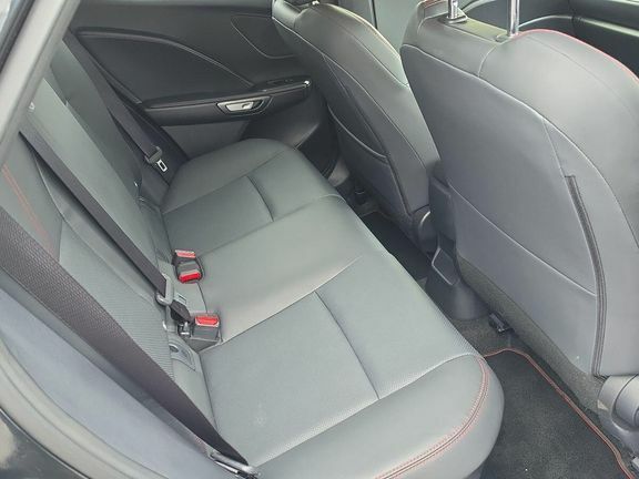 Lexus LBX 1.5 Takumi E-cvt White #36