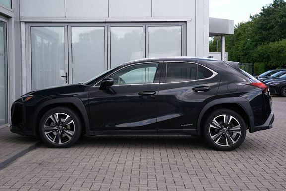 Lexus UX Takumi Black #3