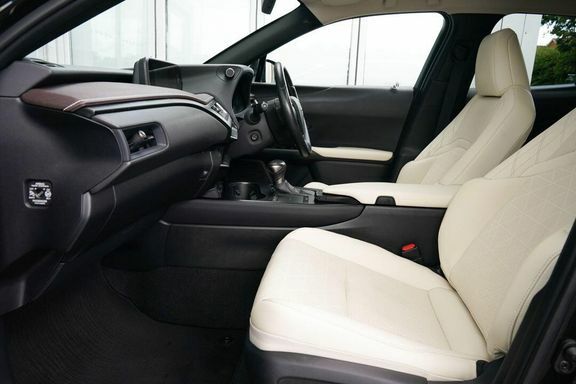 Lexus UX Takumi Black #6