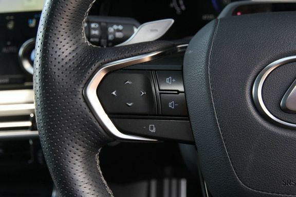 Lexus RX 2.5 450H 18.1Kwh Takumi Suv Plug-in Hy White #36