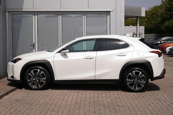 Lexus UX Premium Plus GV74RZF White #3