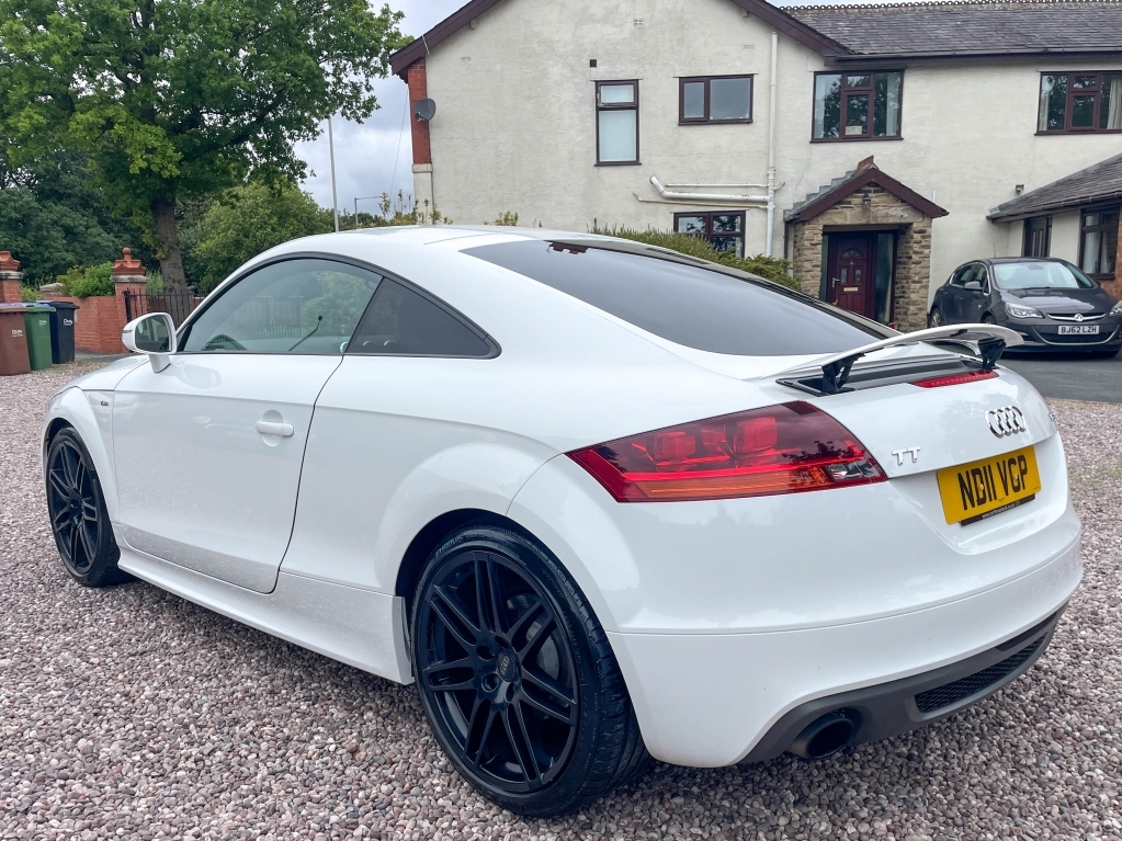 Audi TT 2.0 Tfsi Black Edition White #6