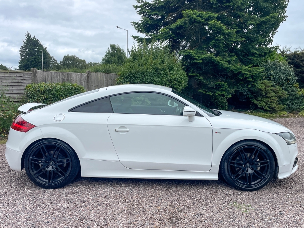 Audi TT 2.0 Tfsi Black Edition White #4