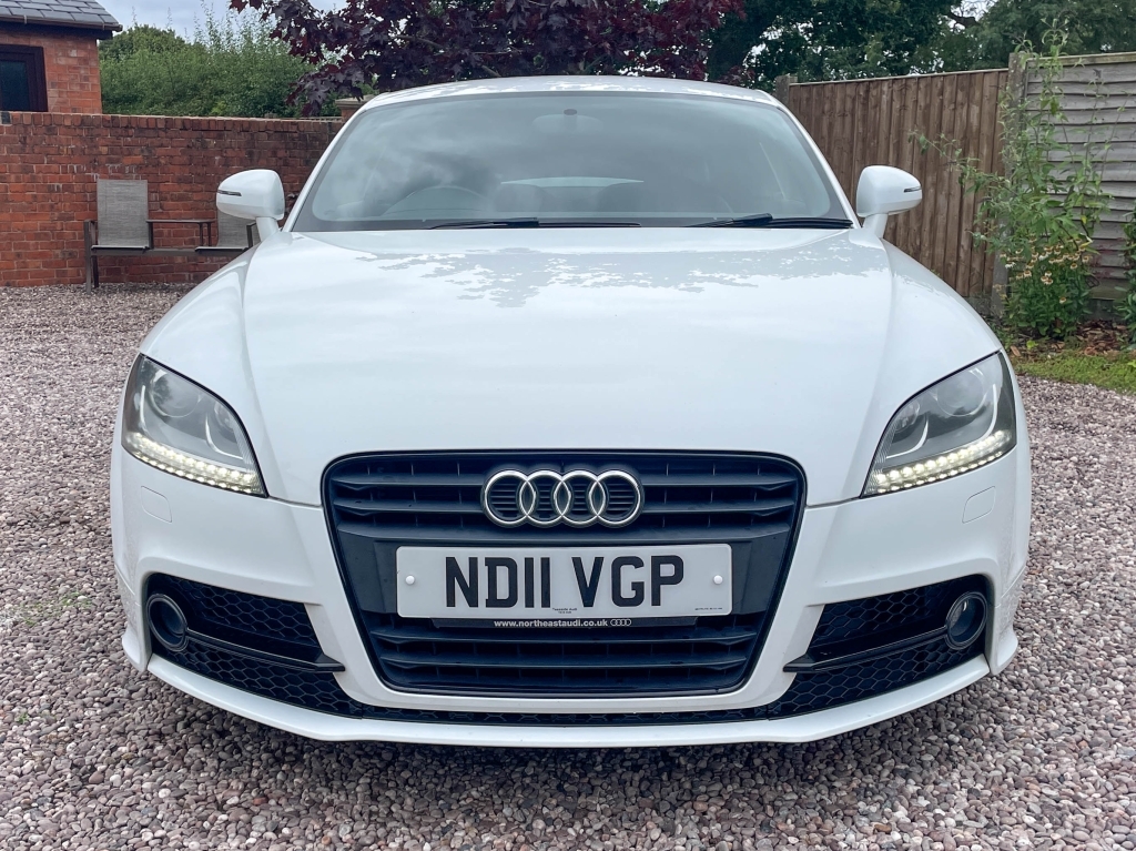 Audi TT 2.0 Tfsi Black Edition White #2