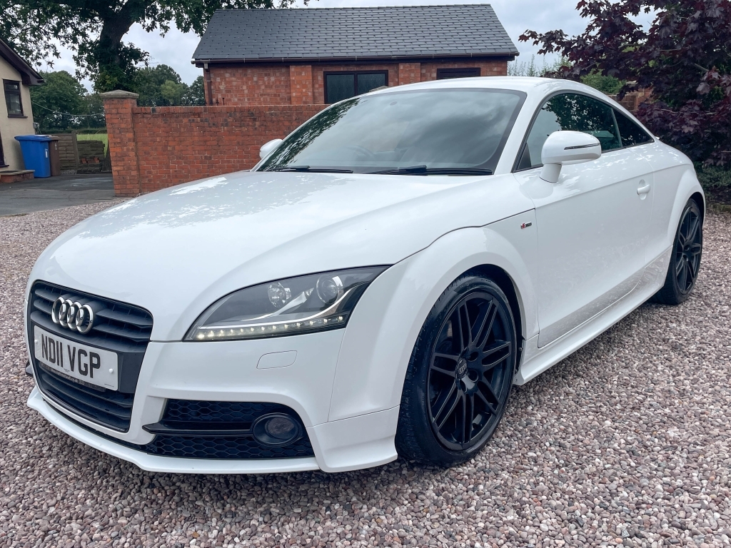 Audi TT 2.0 Tfsi Black Edition White #3
