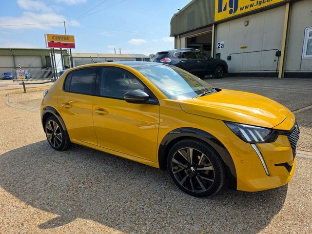 Peugeot 208 Puretech Gt Premium Hatchback AK71HMA Yellow #5