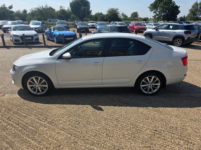 Skoda Octavia Tsi Se L Hatchback White #5