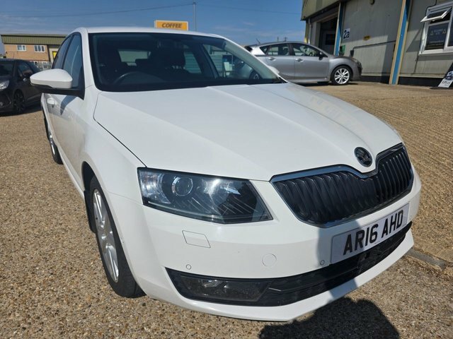 Skoda Octavia Tsi Se L Hatchback White #2