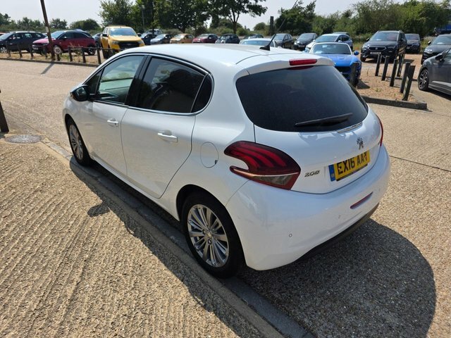 Peugeot 208 Puretech Allure Hatchback White #6