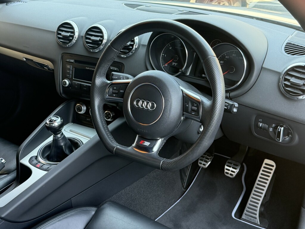 Audi TT Coupe 2.0 Tdi Black Edition Coupe Manua Silver #3