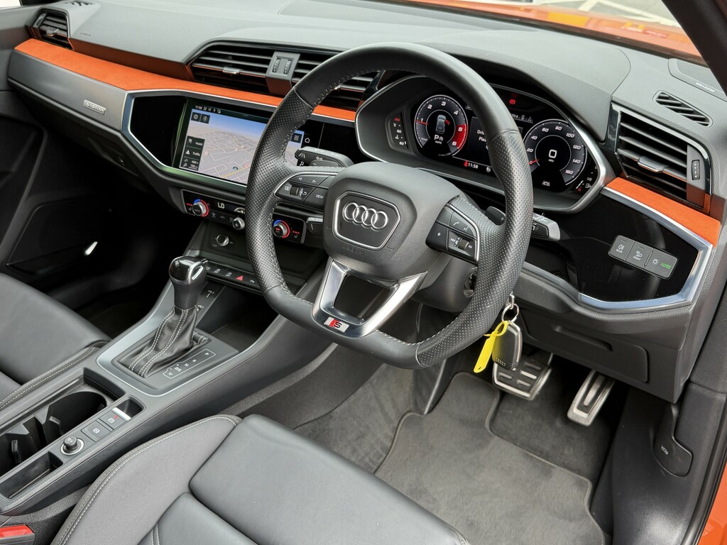 Audi Q3 2.0 Tdi 40 Edition 1 Suv S Tronic Quatt Orange #3