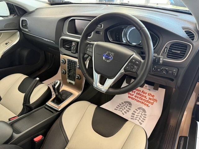 Volvo V40 Cross Country D2 Se Nav Hatchback BL65GGJ Brown #2