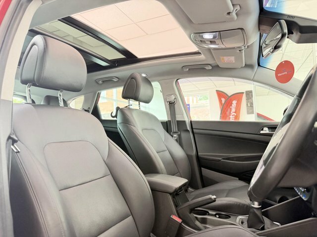 Hyundai Tucson Crdi Blue Drive Premium Red #2