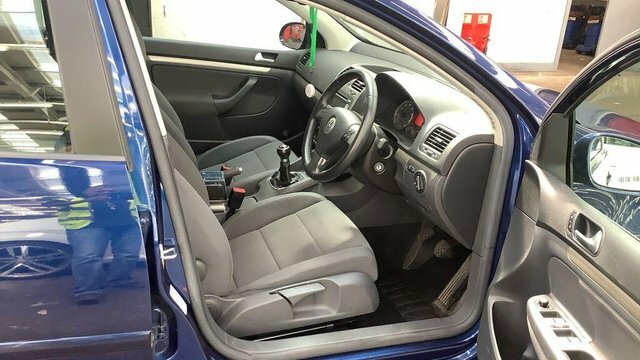 Volkswagen Golf Fsi Match Blue #2