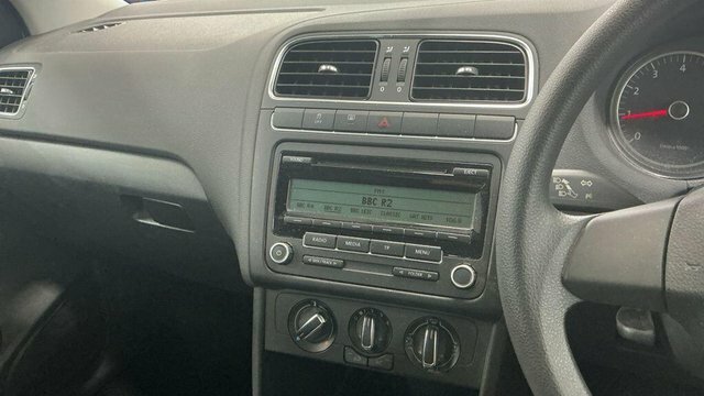 Volkswagen Polo 1.2 Moda Silver #9