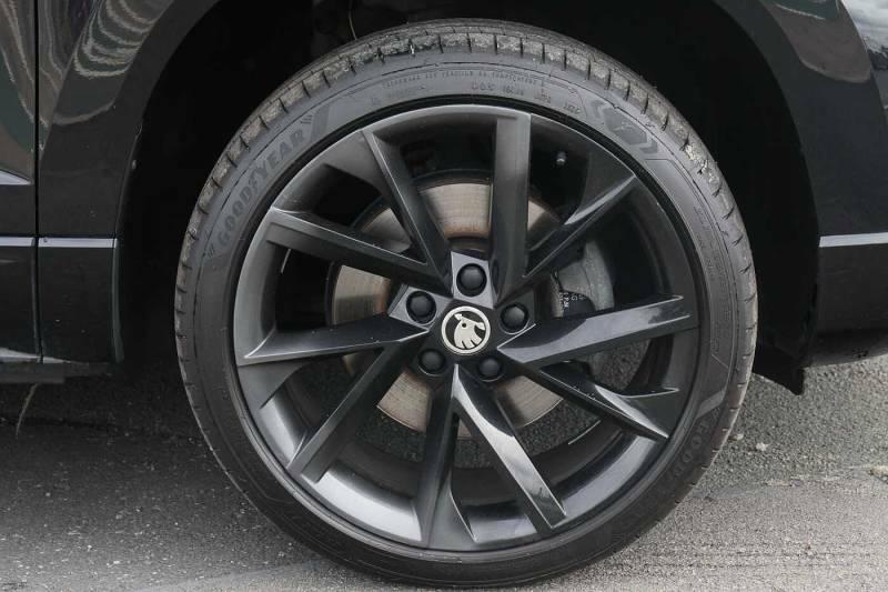 Skoda Karoq 1.5 Tsi Sport Line Dsg Black #5
