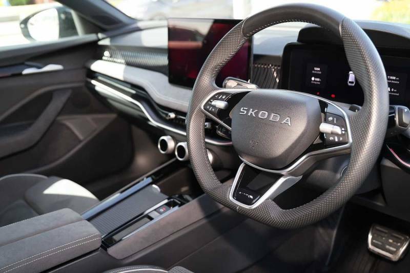 Skoda Superb 1.5 Tsi Iv Sportline Dsg Black #6