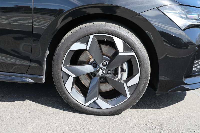 Skoda Superb 1.5 Tsi Iv Sportline Dsg Black #5