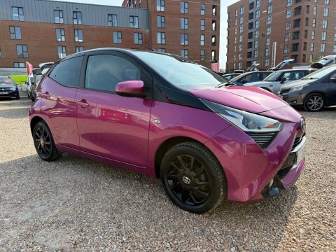 Toyota Aygo Vvt-i X-cite.5 Toyota GV19WRN Purple #2
