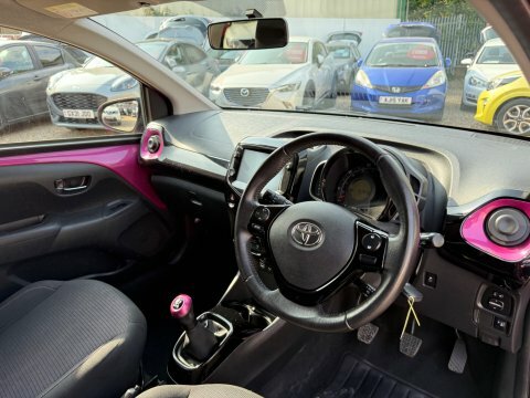 Toyota Aygo Vvt-i X-cite.5 Toyota GV19WRN Purple #5