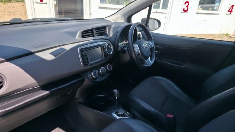 Toyota Yaris 1.33 Dual Vvt-i Trend White #15