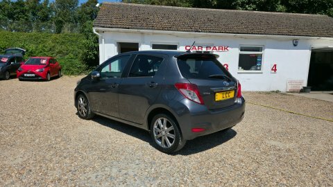 Toyota Yaris 1.33 Dual Vvt-i Trend White #6
