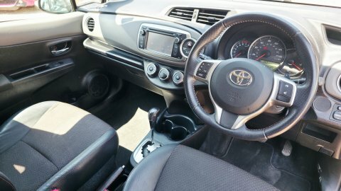 Toyota Yaris 1.33 Dual Vvt-i Trend White #10