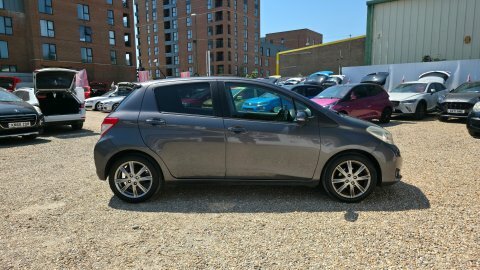 Toyota Yaris 1.33 Dual Vvt-i Trend White #9